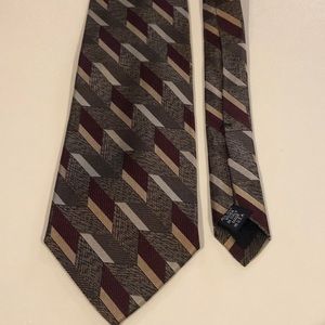 Roundtree & Yorke Tie